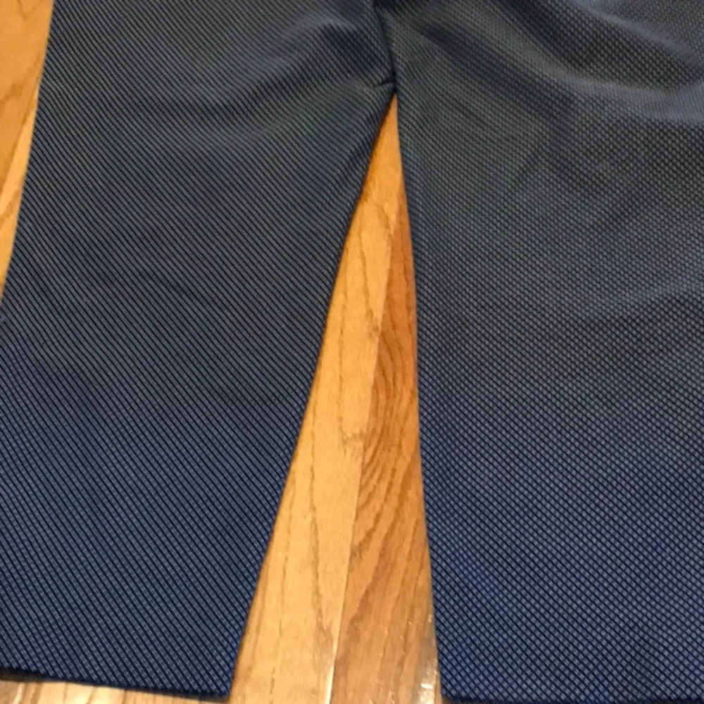 Old Navy~Harper~Cropped 💙 - Picture 9 of 10